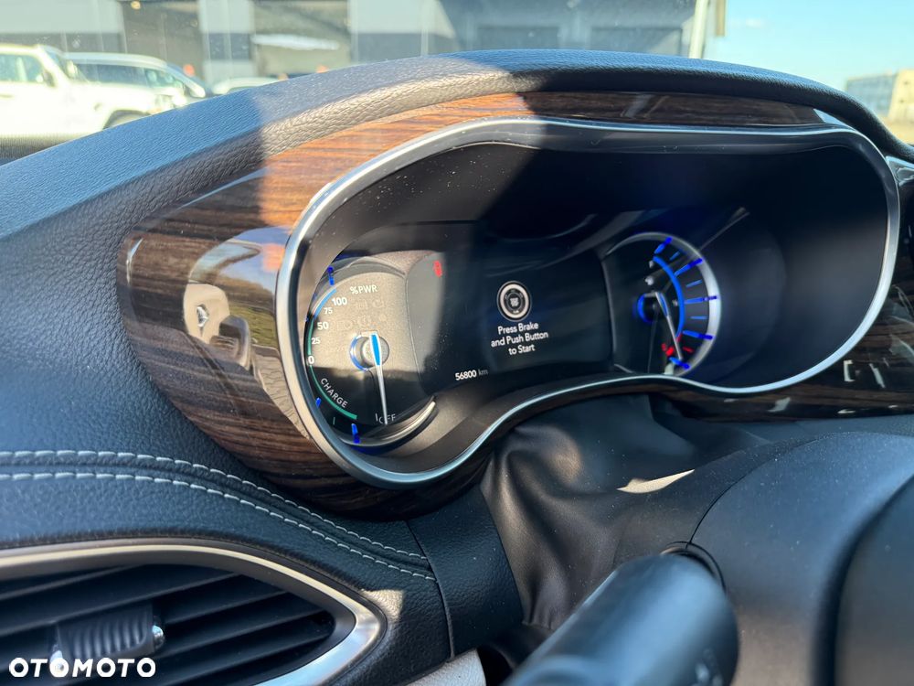 Chrysler Pacifica - 13