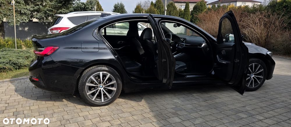 BMW Seria 3 320d xDrive Sport Line Shadow sport - 12