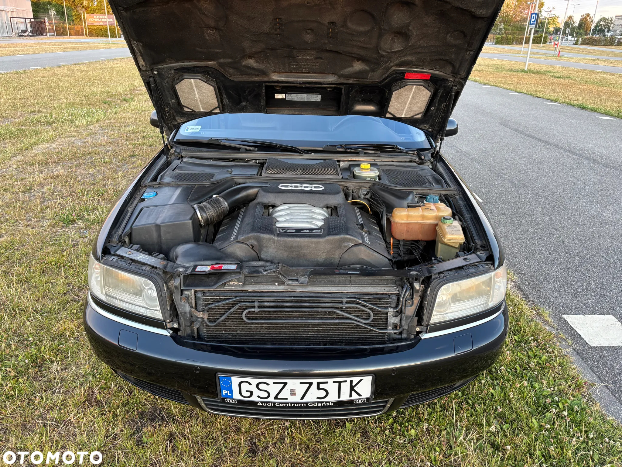 Audi A8 4.2 L Quattro - 31