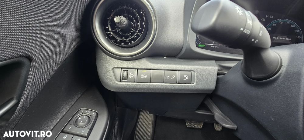 Toyota C-HR 1.8 Hybrid Team Deutschland - 8