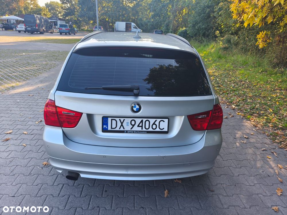 BMW Seria 3 318d - 21