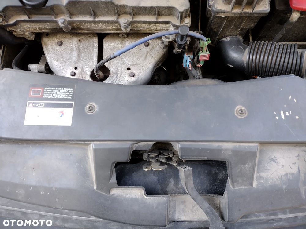 Peugeot 301 1.6 VTi Allure EU6 - 13