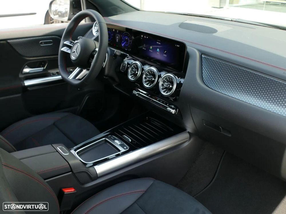 Mercedes-Benz EQA 250+ AMG Line - 32