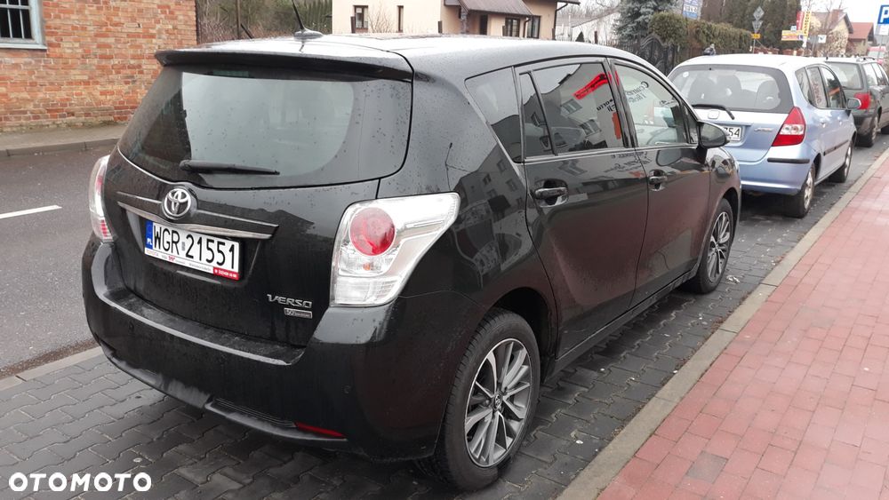 Toyota Verso 2017 photo 3