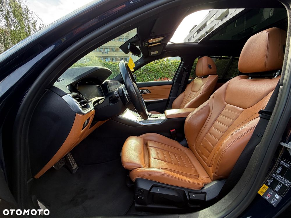 BMW Seria 3 330e M Sport - 4