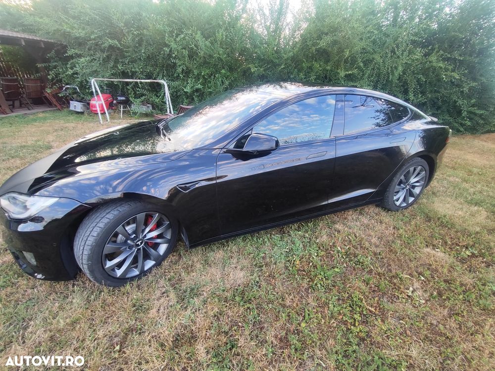 Tesla Model S - 4