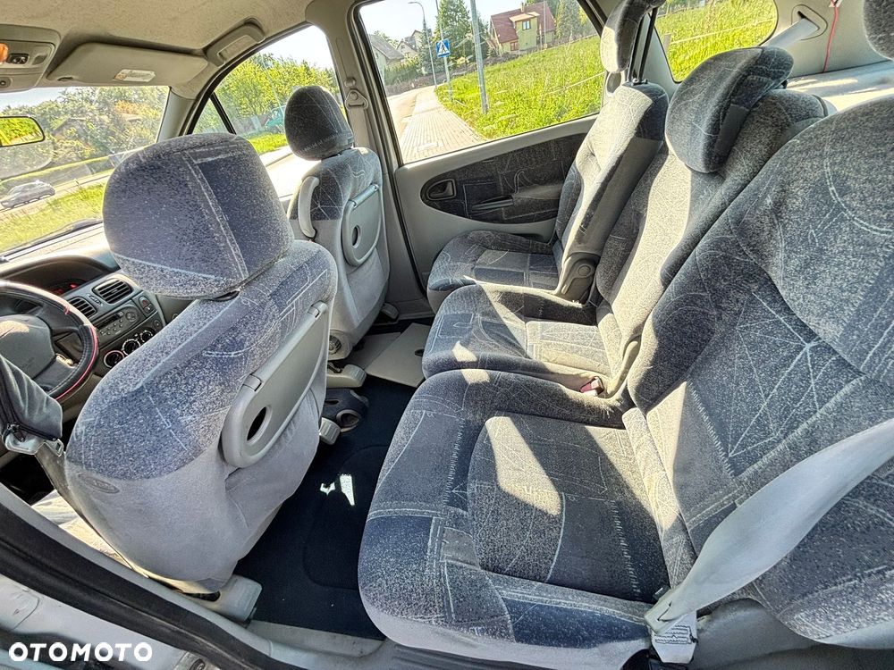 Renault Scenic 1.6 16V EXpression - 10