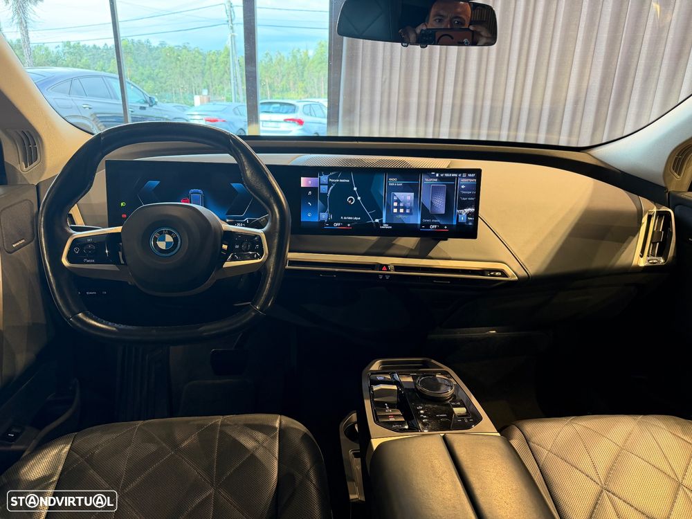 BMW iX xDrive 40 Pack Desportivo - 36