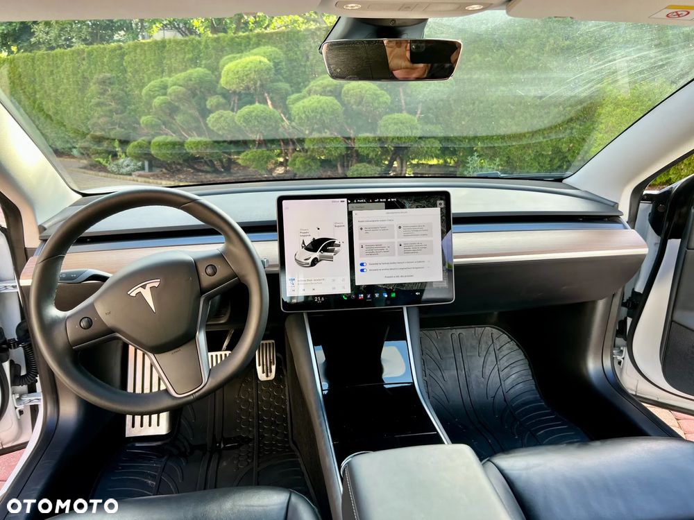 Tesla Model 3 - 21