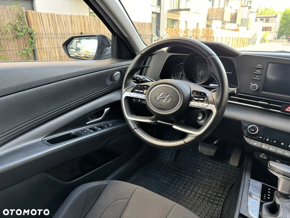 Hyundai Elantra 1.6 Smart CVT - 13