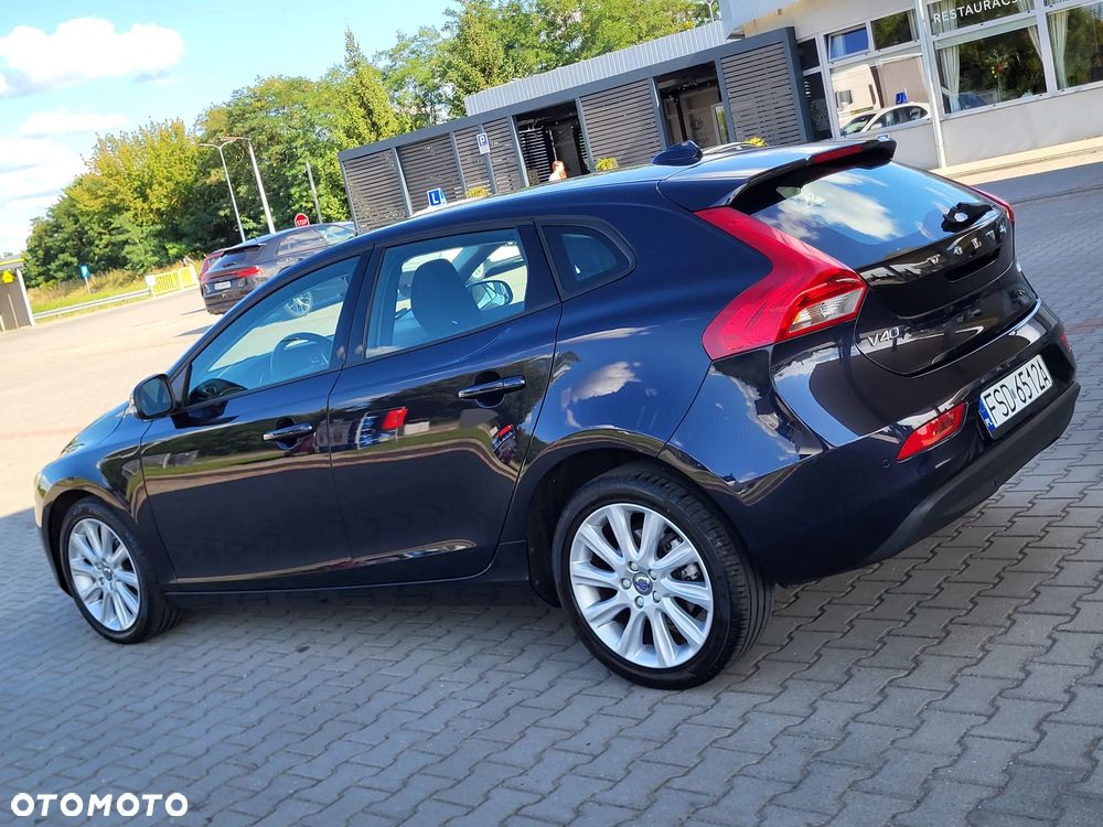 Volvo V40 T2 Momentum - 11