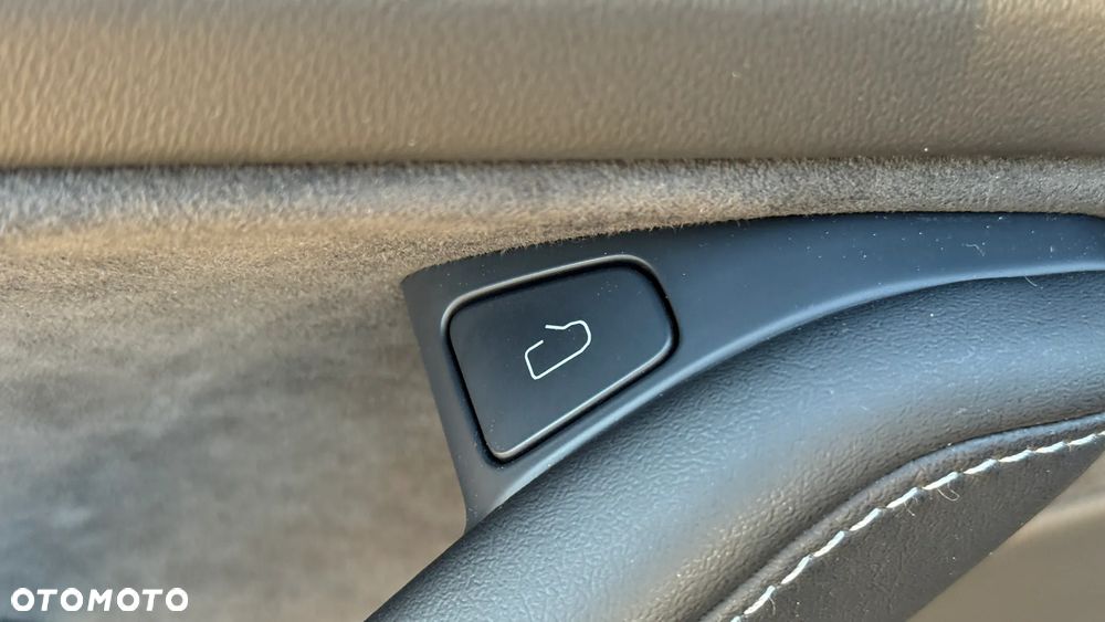 Tesla Model 3 Langstreckenbatterie Allradantrieb Dual Motor - 24