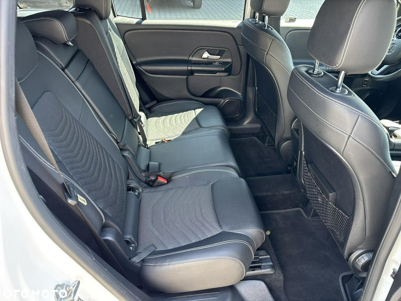 Mercedes-Benz GLB 200 7G-DCT - 16