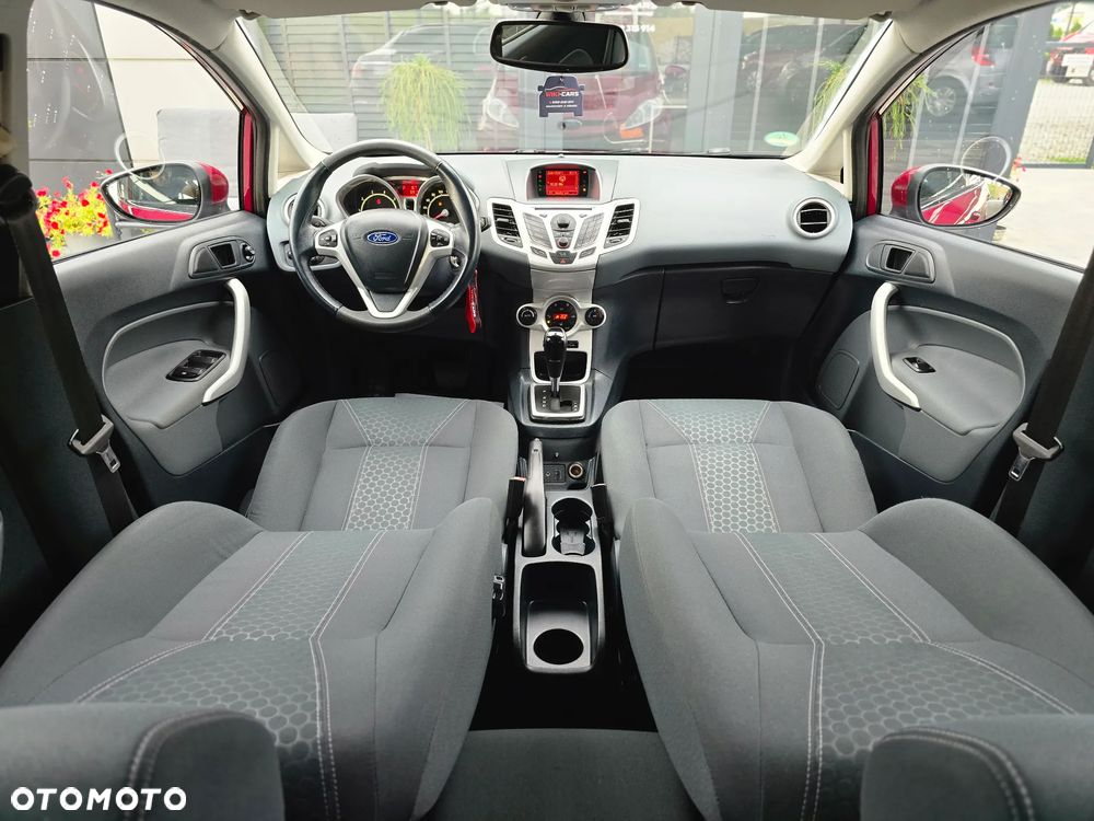 Ford Fiesta 1.4 Autom Titanium - 29