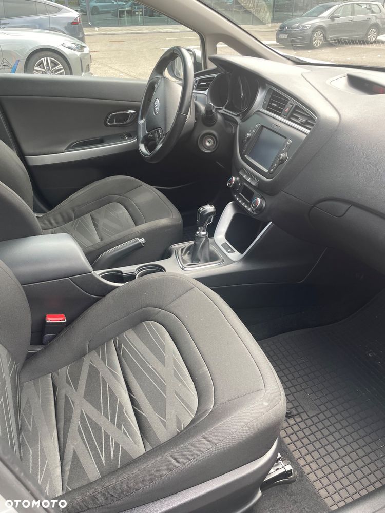 Kia Ceed 1.6 GDI Smart Plus - 14
