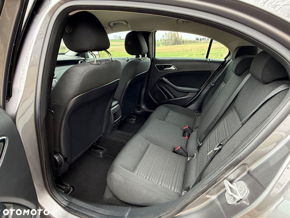 Mercedes-Benz Klasa A 180 d Activity Edition - 17