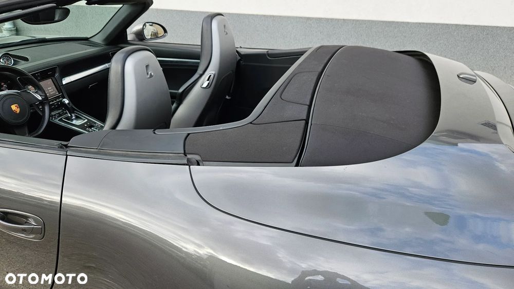 Porsche 911 Carrera 4S PDK - 26