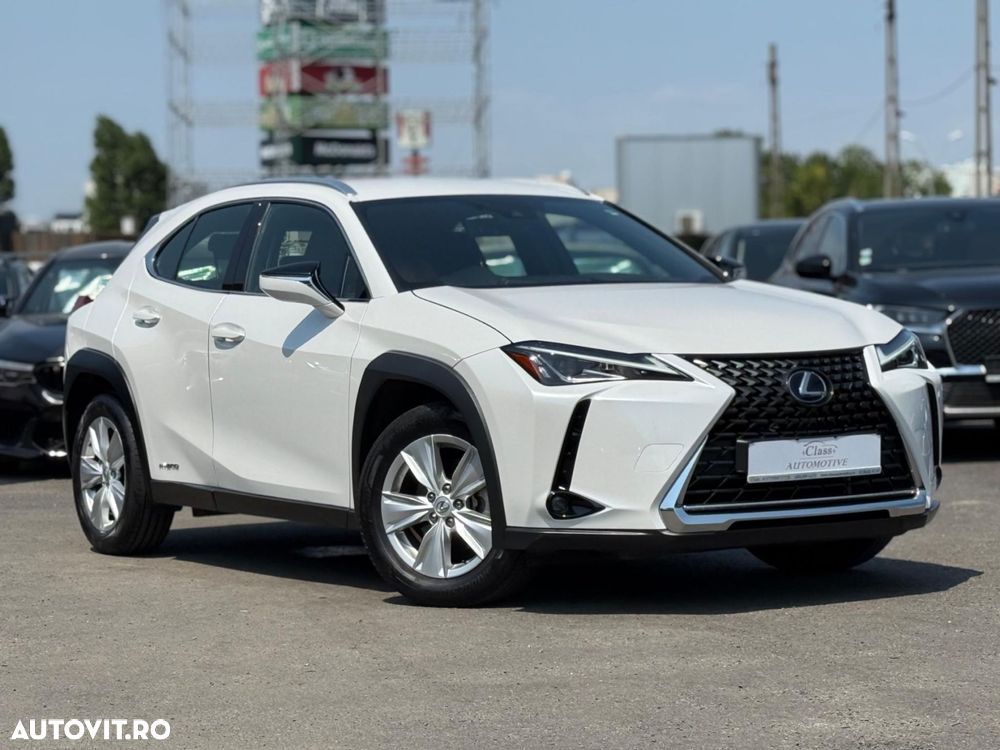 Lexus UX - 3