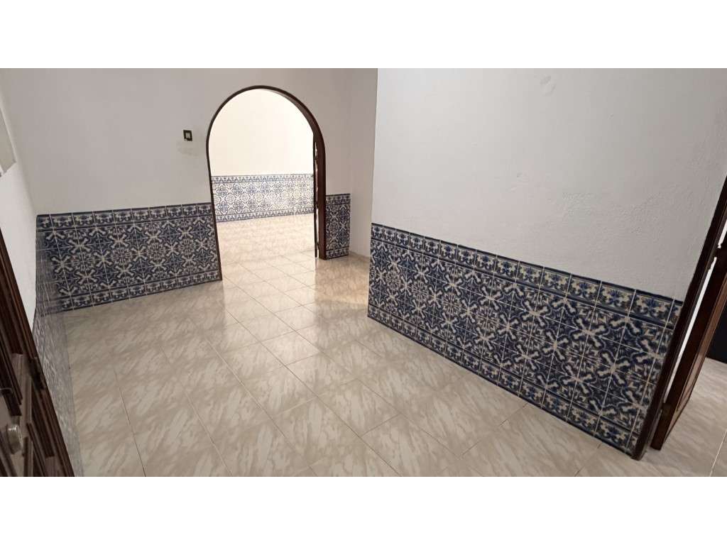 Apartamento T2 em Rio de Mouro com bom estado de conservação e exce... - Grande imagem: 5/20