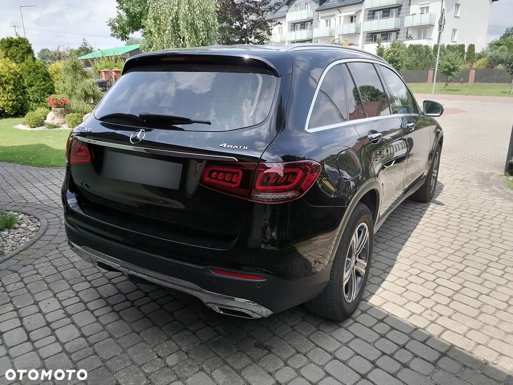 Mercedes-Benz GLC 300 4-Matic - 4