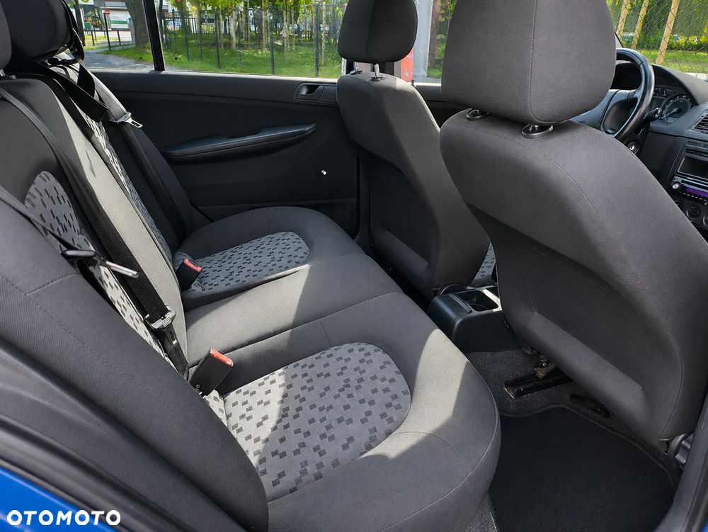 Skoda Fabia 1.2 HTP Ice Classic - 6