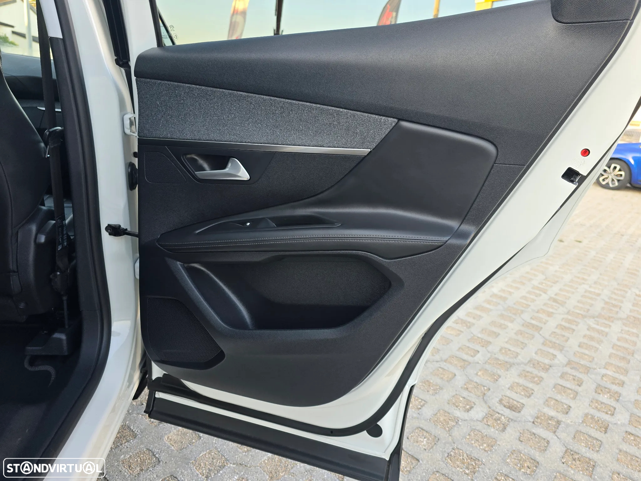 Peugeot 3008 1.6 BlueHDi Allure EAT6 - 44