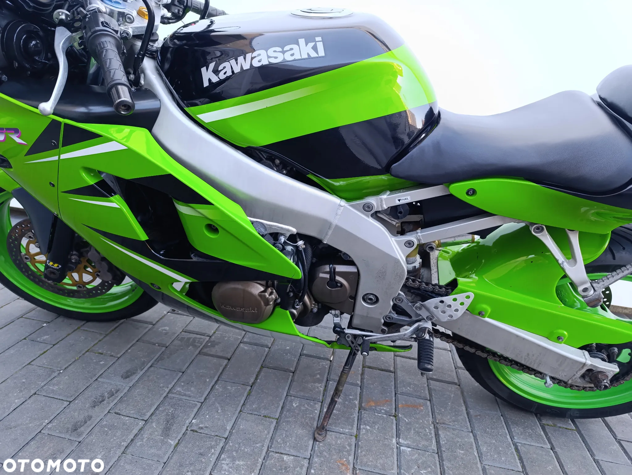 Kawasaki ZXR - 12