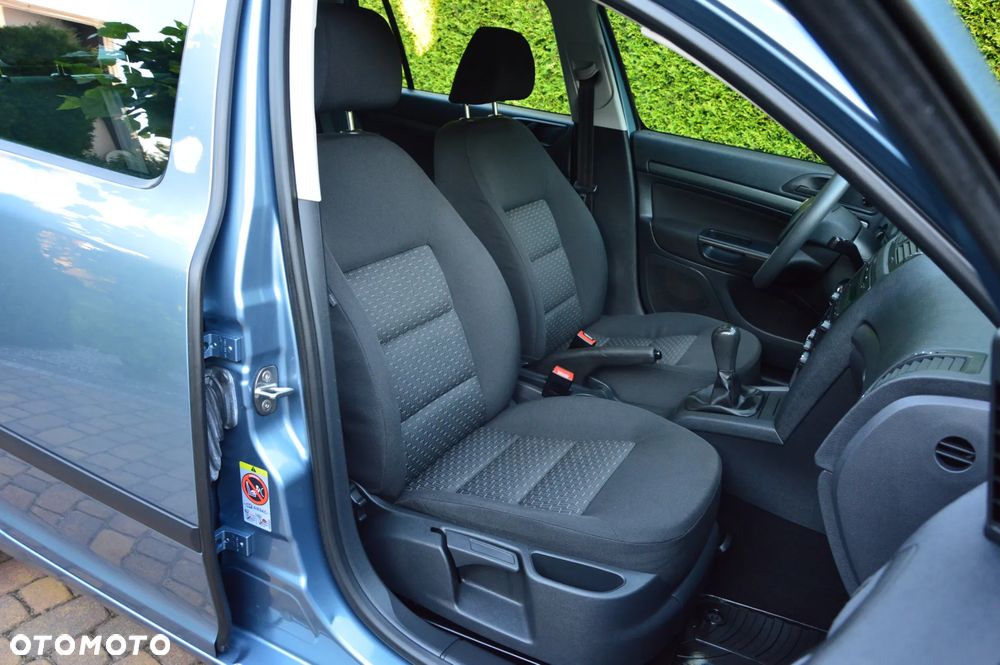 Skoda Octavia 1.6 Ambiente - 28