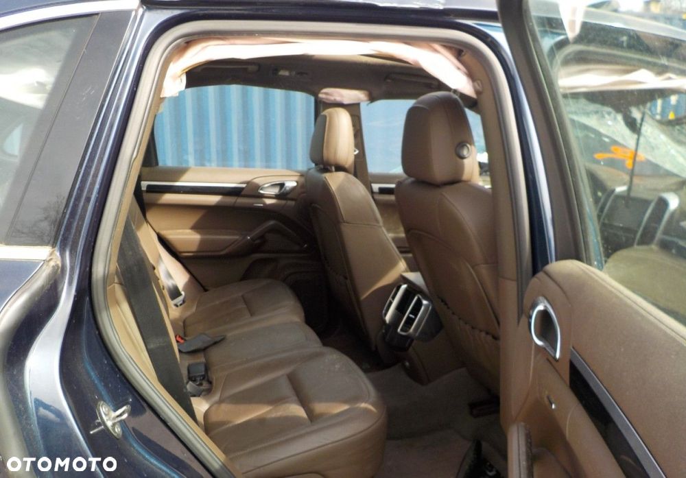 Porsche Cayenne - 20