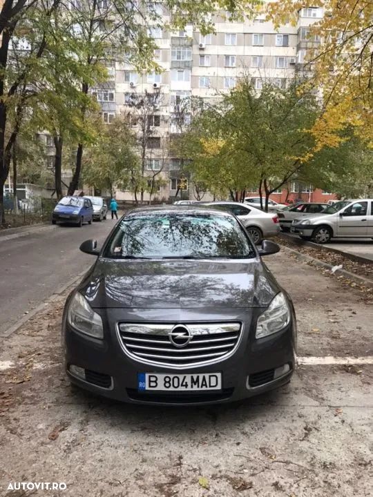 Opel Insignia - 1