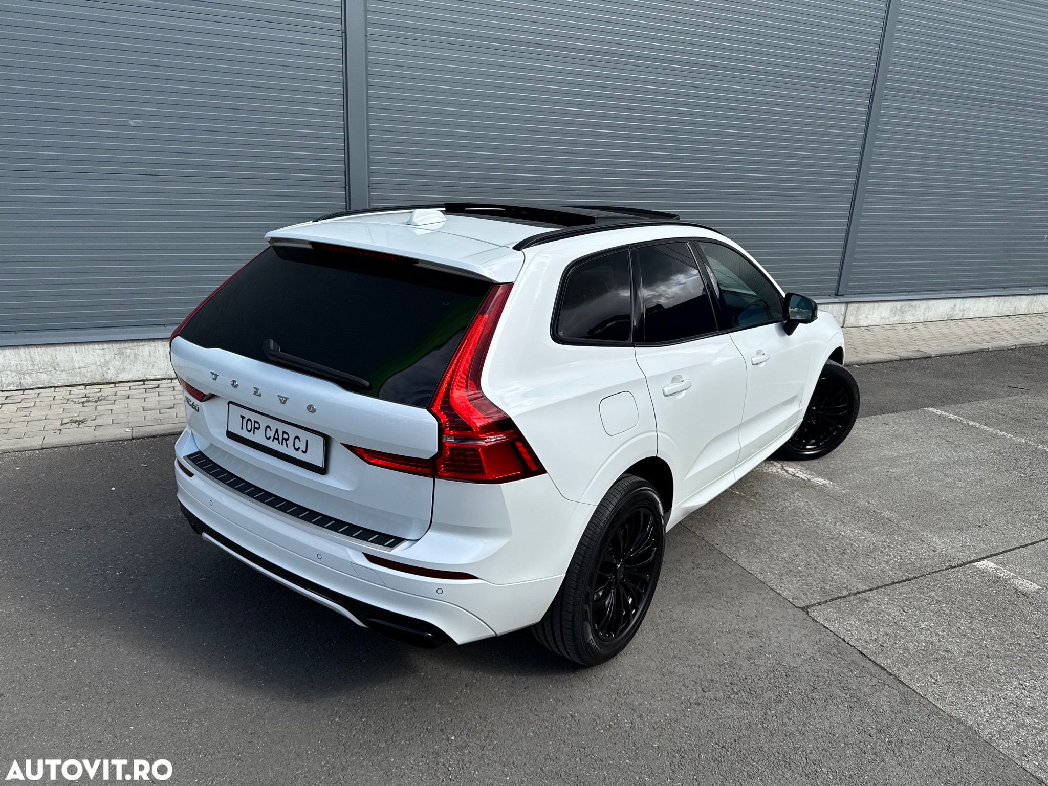 Volvo XC 60 B5 MHEV AWD R-Design - 10
