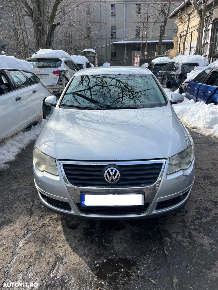 Dezmembrez VW Volkswagen Passat B6 4 motion berlina 2.0 BKP 140CP gri argintiu LA7W xenon - 4