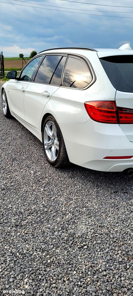 BMW Seria 3 320d DPF Edition Sport - 24