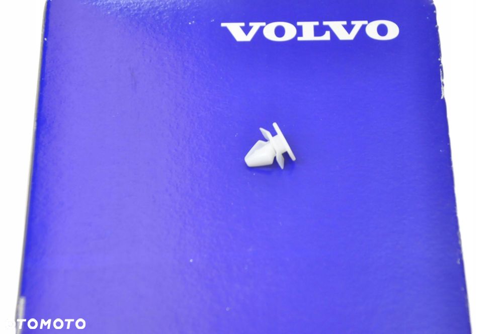 VOLVO XC60 II spinka listwy szyby czołowej OE - 1