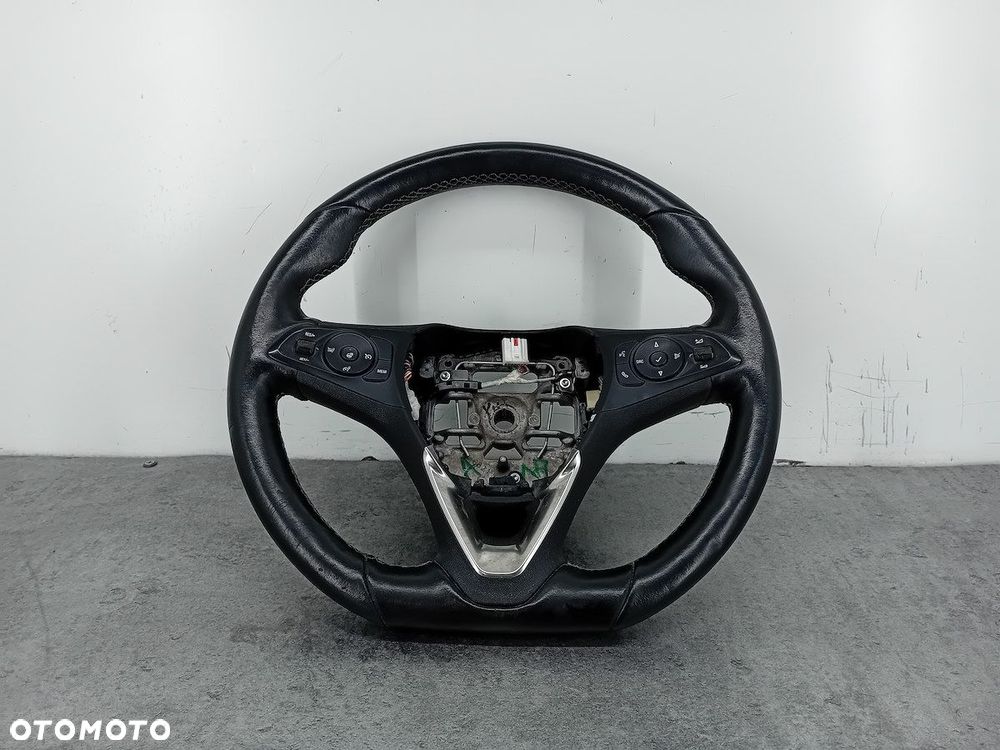 KIEROWNICA OPEL CORSA F 12023953A 647388800B - 1