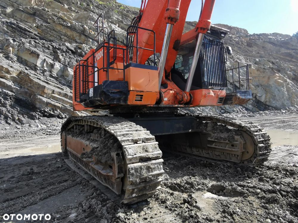 Hitachi ZX1200 - 36