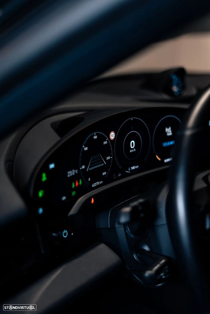 Porsche Taycan Sport Turismo - 23