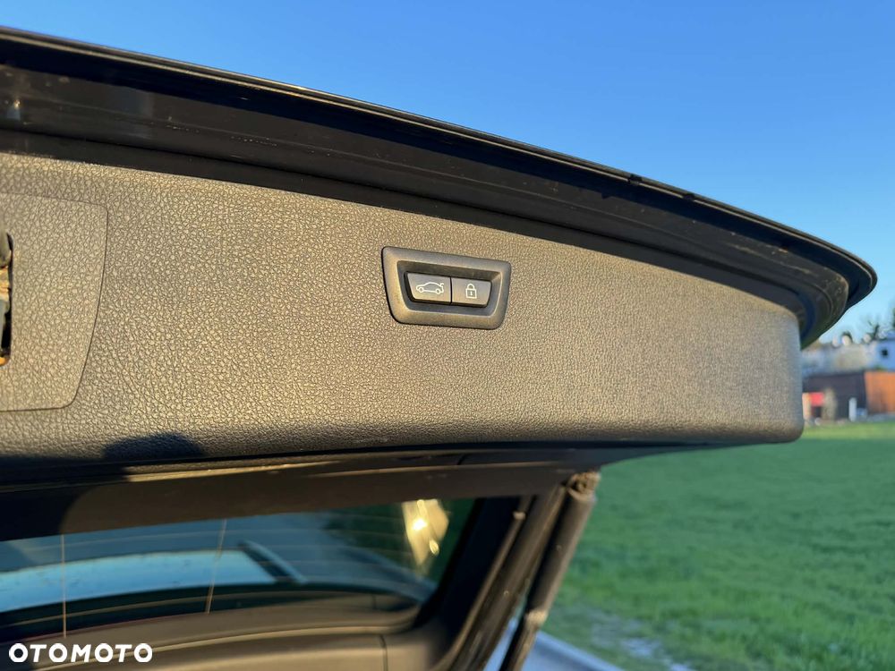BMW Seria 3 320d M Sport - 6