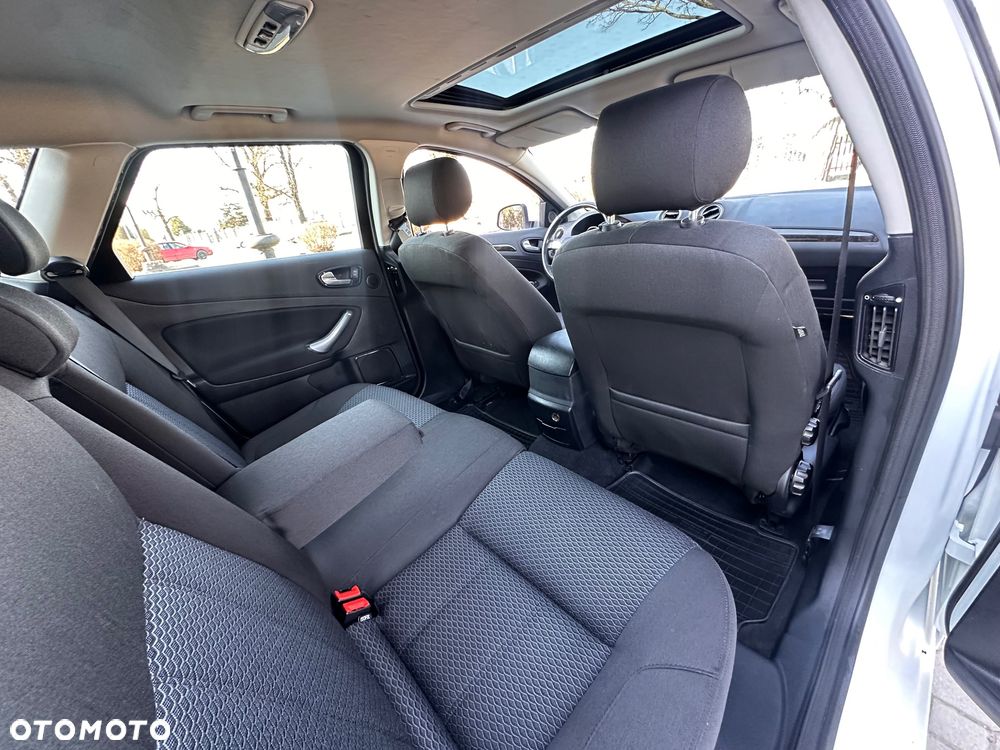 Ford Mondeo 2.0 TDCi Business Edition - 24