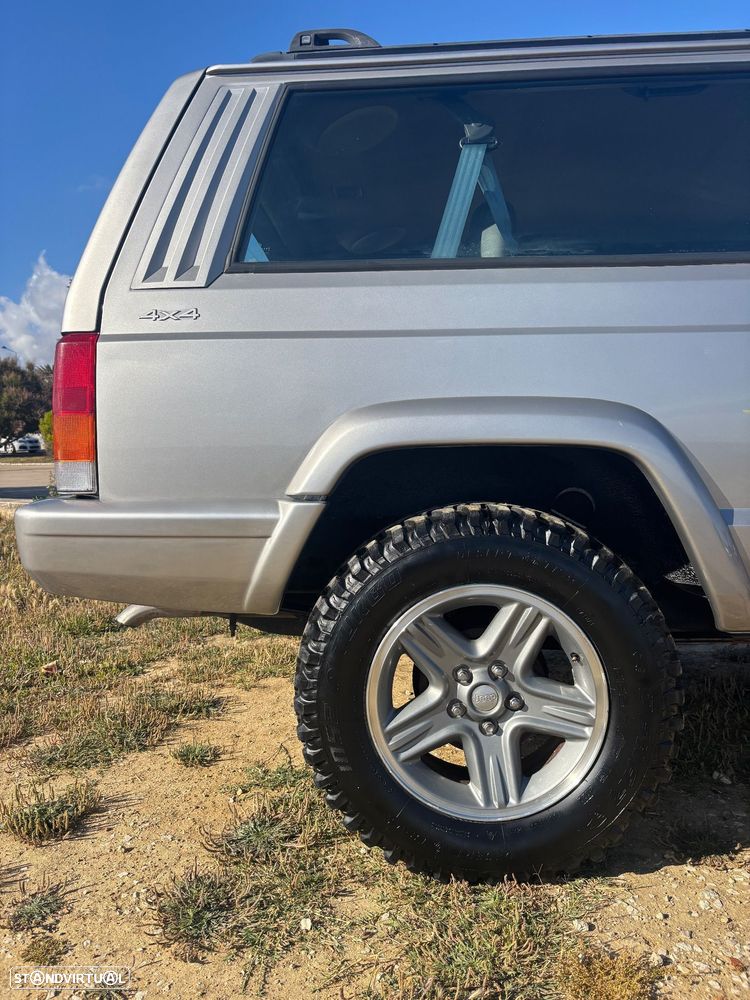 Jeep Cherokee 2.5 TD Base - 36