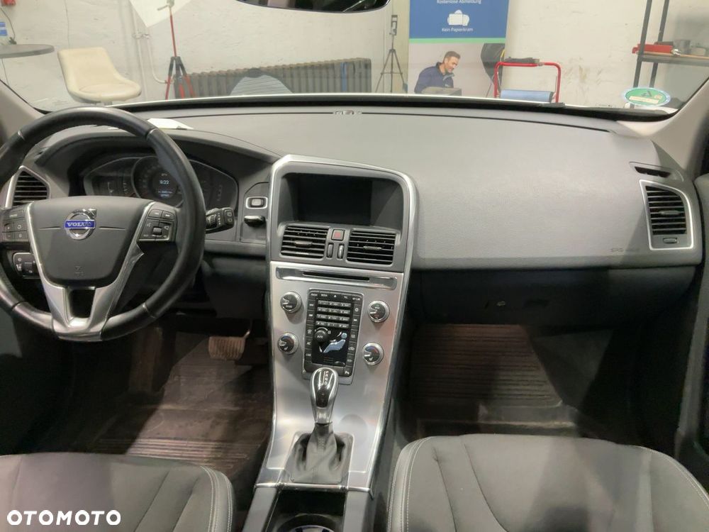 Volvo XC 60 D4 Geartronic Momentum - 8