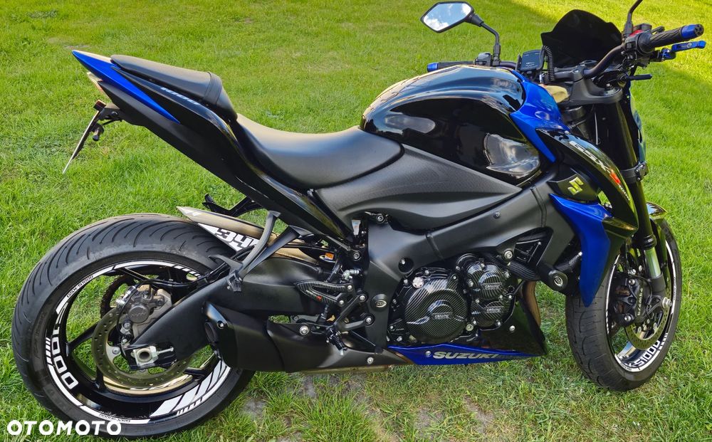 Suzuki GSX 1000 - 6