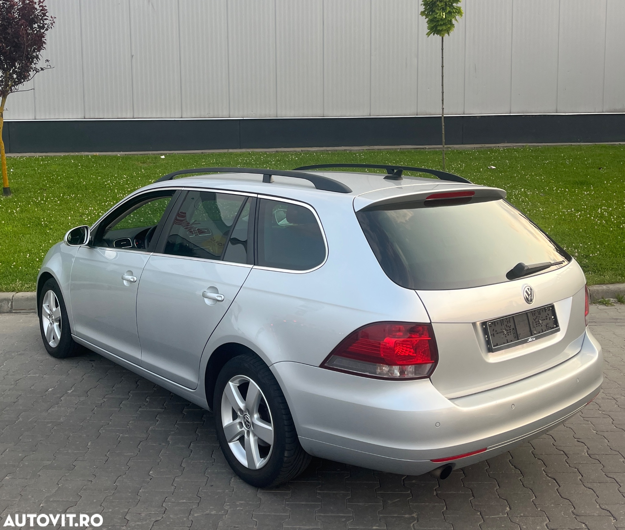Volkswagen Golf - 6