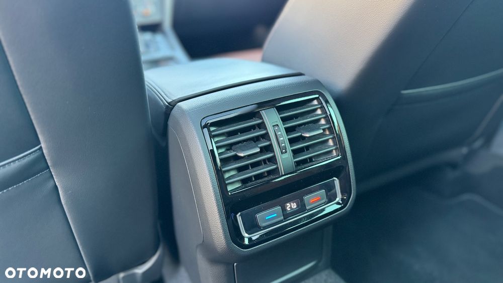 Volkswagen Passat 2.0 TDI SCR DSG Elegance - 15