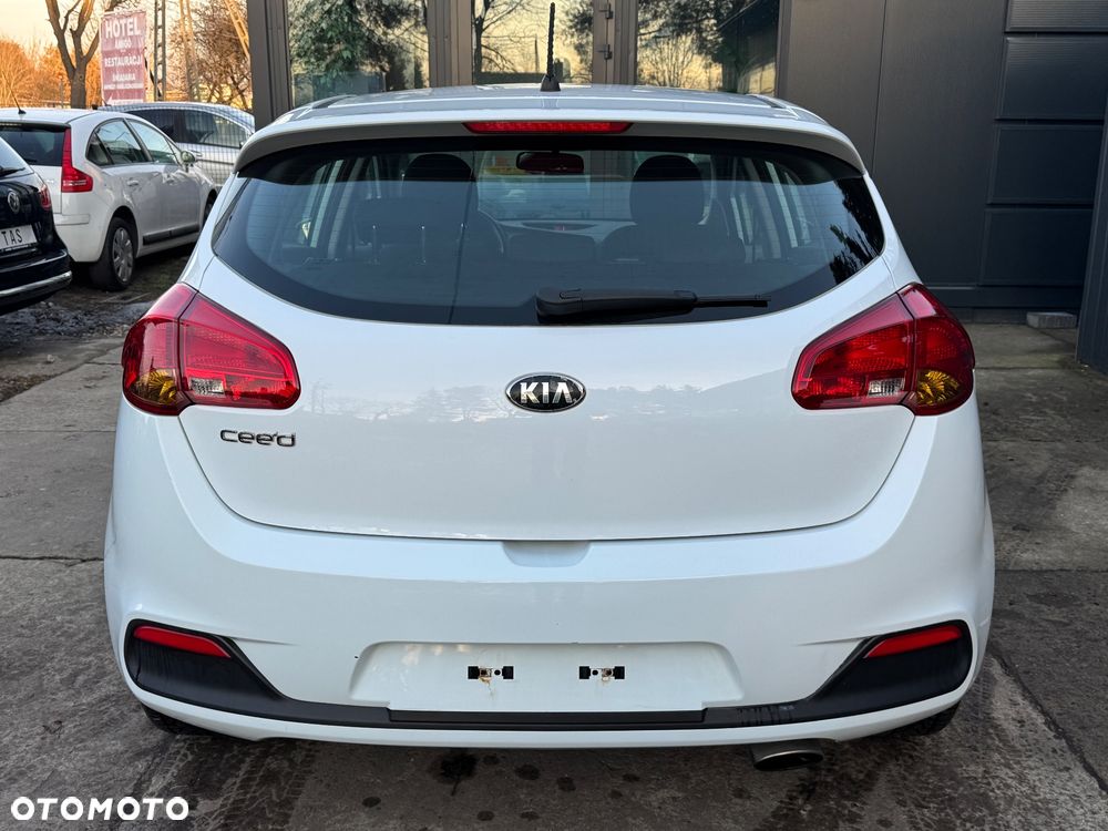 Kia Ceed 1.4 CVVT ISG Spirit - 4