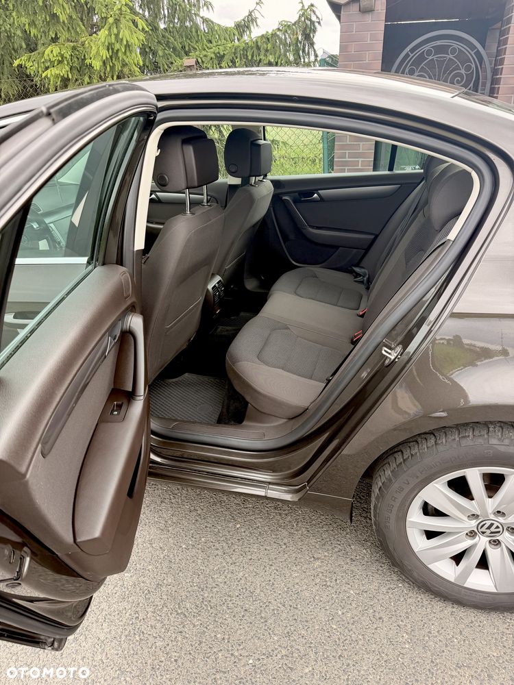Volkswagen Passat 2.0 TDI Comfortline - 15