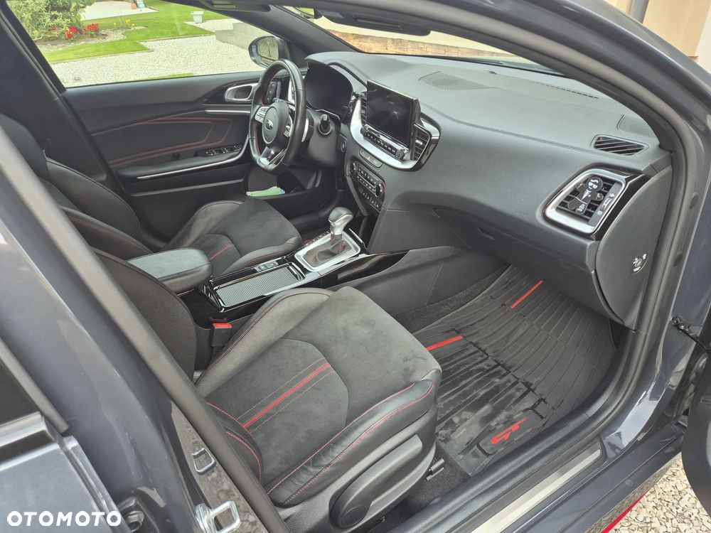 Kia ProCeed 1.6 T-GDI GT DCT - 9
