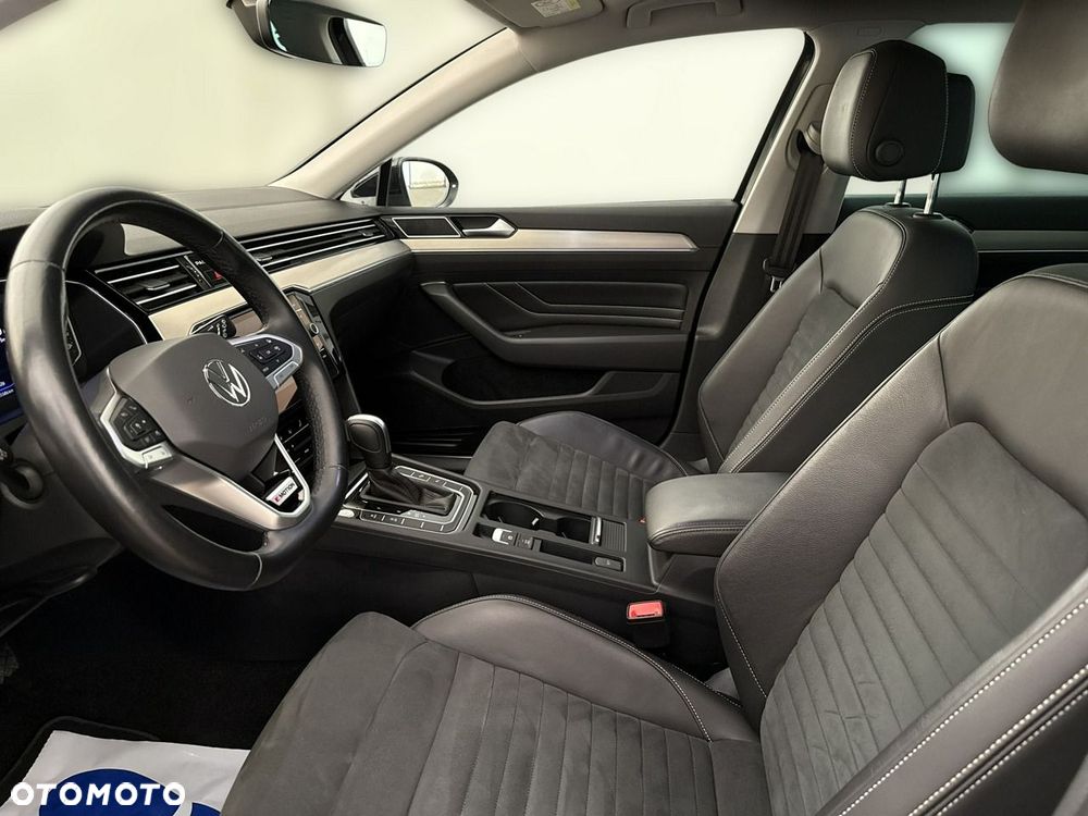 Volkswagen Passat - 13
