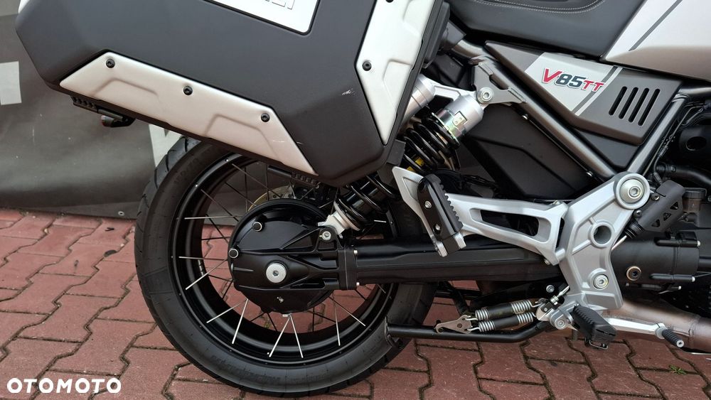 Moto Guzzi V85 - 9