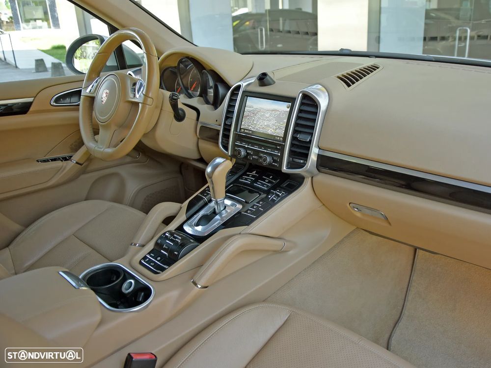 Porsche Cayenne - 11